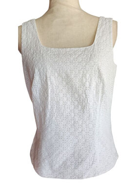 Ann Taylor Size 6 White 100% Cotton Eyelet Embroidered Sleeveless Top Blouse